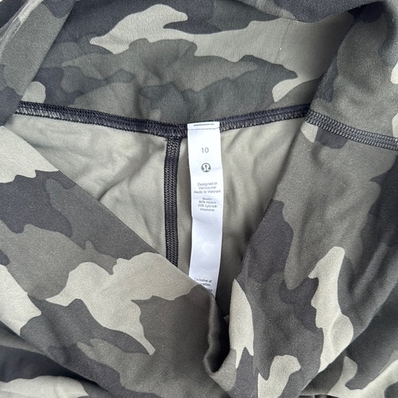 Camo Align Leggings - Picture 2 of 2